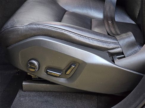 Used 2019 Volvo XC90 T6 Momentum w/ Protection Package image 27