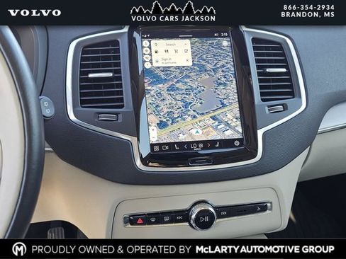 Used 2023 Volvo XC90 B5 Core w/ Protection Package Premier image 9