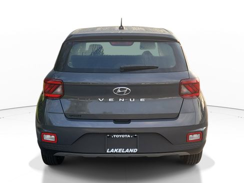 Used 2025 Hyundai Venue SE FWD image 6