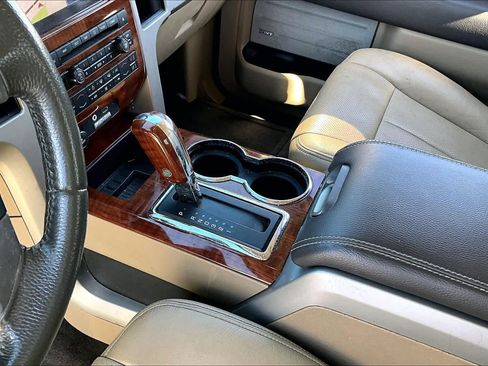 Used 2010 Ford F150 Lariat image 14