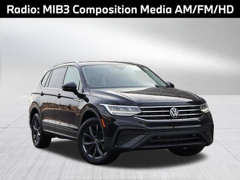 Used 2022 Volkswagen Tiguan SE image 3