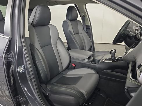Certified 2025 Subaru Outback Onyx Edition AWD/4WD image 30
