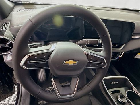 New 2026 Chevrolet Equinox LT w/ Convenience Package II image 6