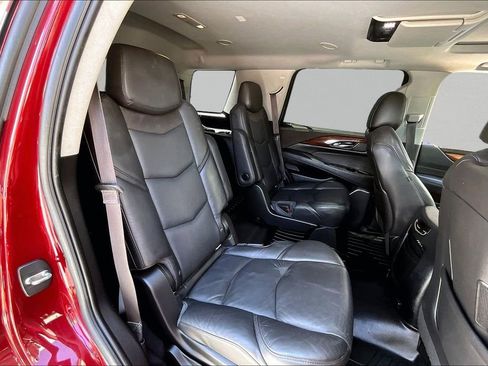 Used 2016 Cadillac Escalade Luxury AWD/4WD image 26