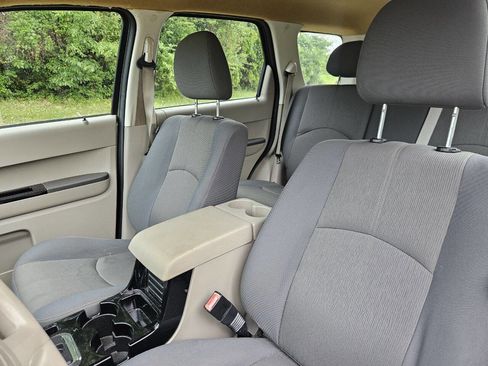 Used 2008 MAZDA Tribute i Sport FWD image 12