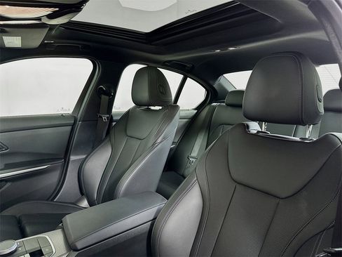 Used 2025 BMW M340i image 8