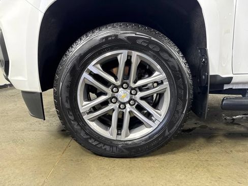 Used 2022 Chevrolet Colorado LT w/ LT Convenience Package AWD/4WD image 11