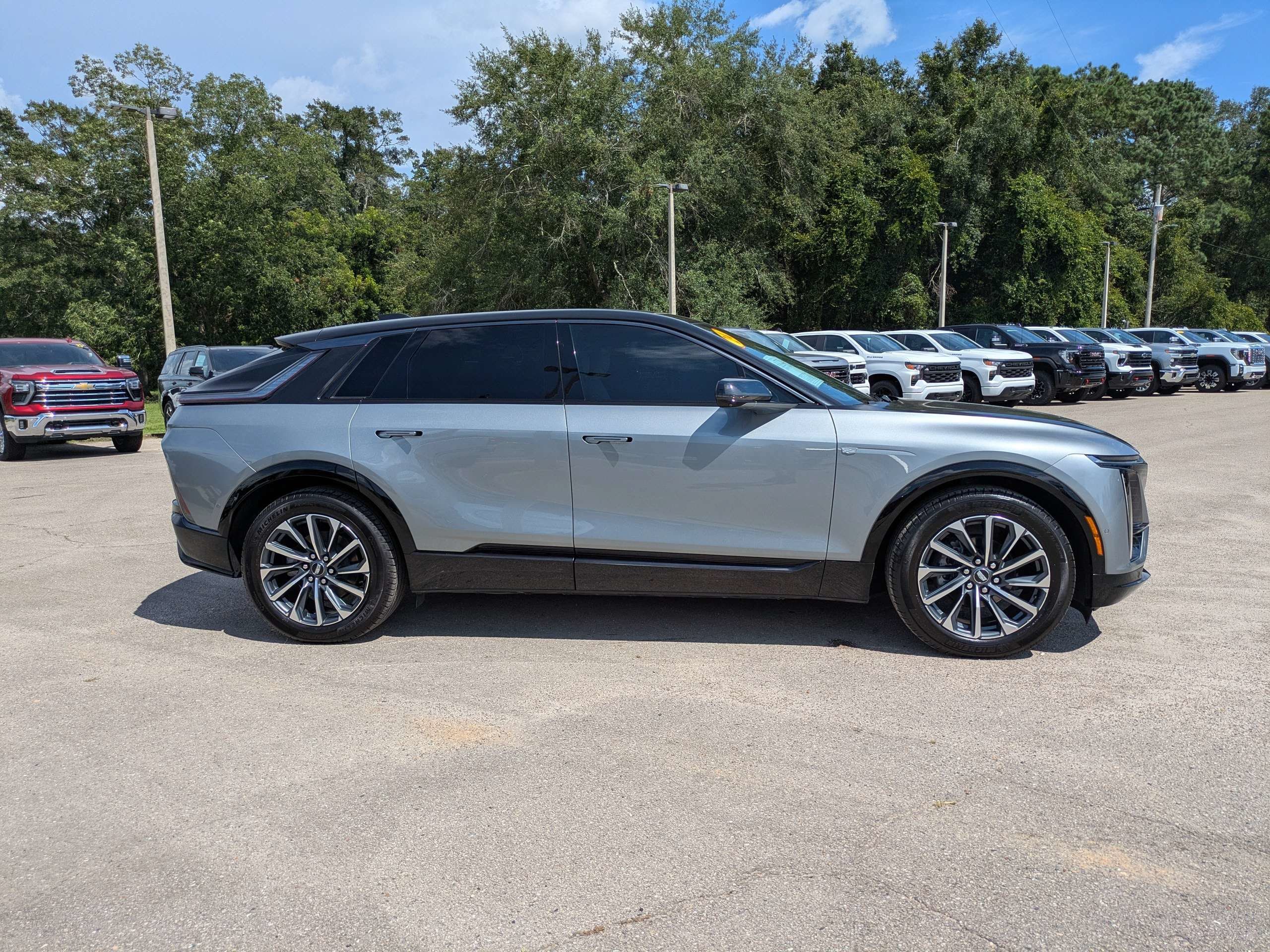 Used 2024 Cadillac Lyriq Sport RWD image 3
