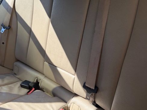 Used 2017 BMW 330e 330e iPerformance 4dr Sedan image 19