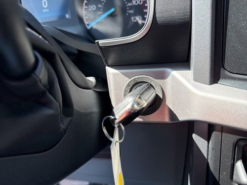 Used 2022 Ford F150 XLT w/ XTR Package image 32