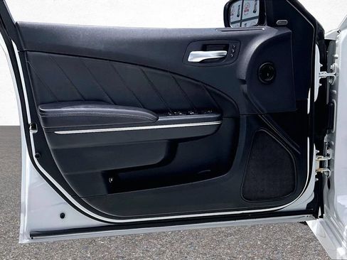 Used 2018 Dodge Charger R/T Scat Pack RWD image 20
