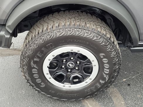 Certified 2023 Ford Bronco Badlands w/ Sasquatch Package AWD/4WD image 10