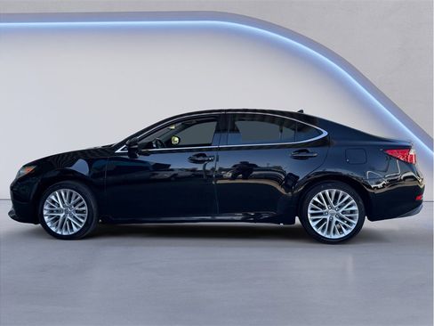 Used 2013 Lexus ES 350 w/ Luxury Pkg FWD image 3