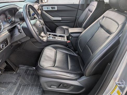 Used 2023 Ford Explorer Limited image 15