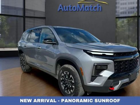 Used 2024 Chevrolet Traverse Z71 w/ LPO, Cargo Package image 1