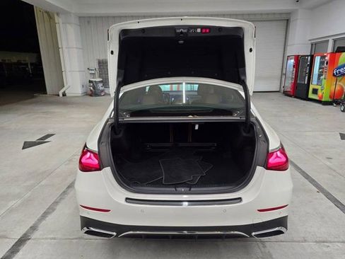 Used 2025 Mercedes-Benz E 350 Sedan image 38