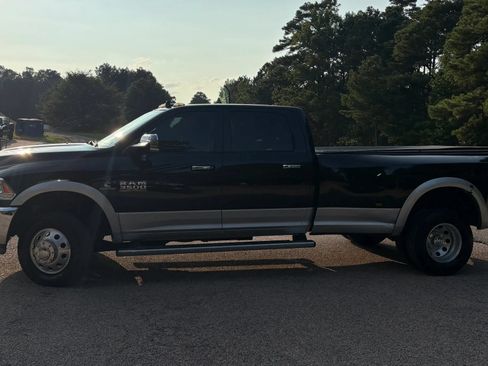 Used 2014 RAM 3500 Laramie AWD/4WD image 3