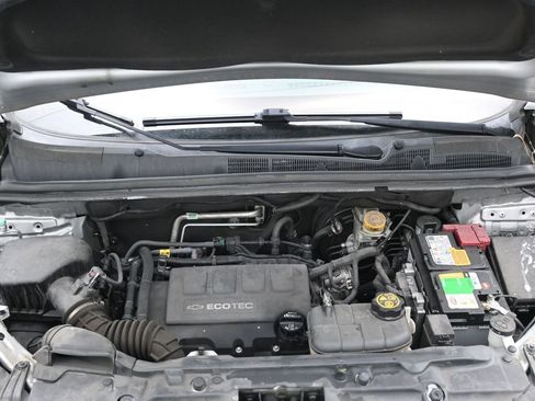 Used 2019 Chevrolet Trax LT w/ LT Convenience Package image 12