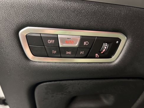 Used 2023 BMW X7 xDrive40i w/ Premium Package image 23