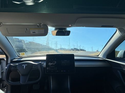 Used 2020 Tesla Model 3 Standard Range image 29