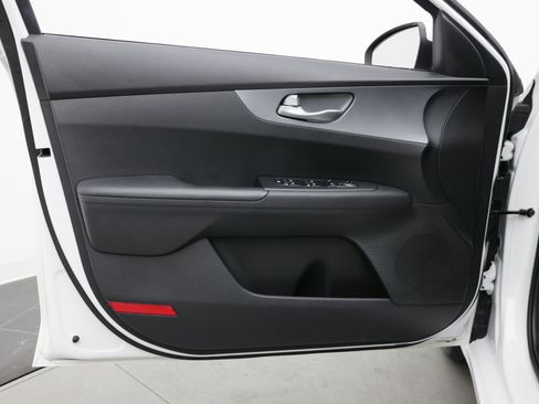Used 2021 Kia Forte LXS FWD image 10
