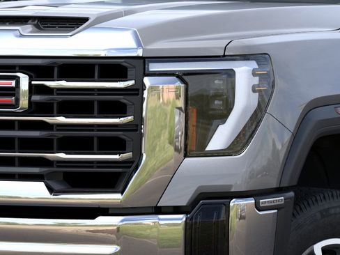 New 2026 GMC Sierra 2500 SLE image 10