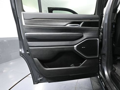 Used 2024 Jeep Wagoneer Series II w/ Flexible Seating Group AWD/4WD image 39