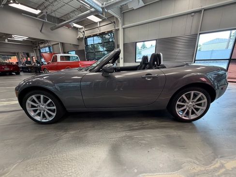 Used 2007 MAZDA MX-5 Miata Touring RWD image 28