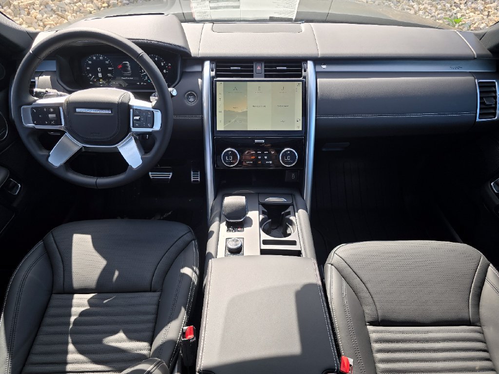 New 2026 Land Rover Discovery Limited Edition AWD/4WD image 18