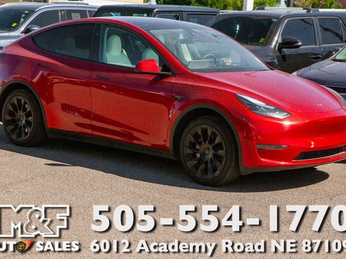 Used 2024 Tesla Model Y 2WD image 1