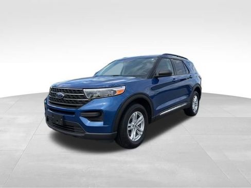 Used 2022 Ford Explorer XLT AWD/4WD image 4