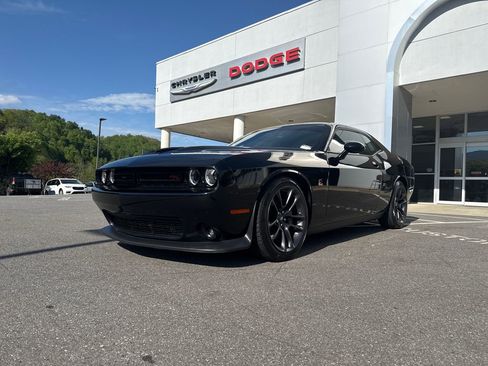 Used 2023 Dodge Challenger R/T Scat Pack RWD image 8