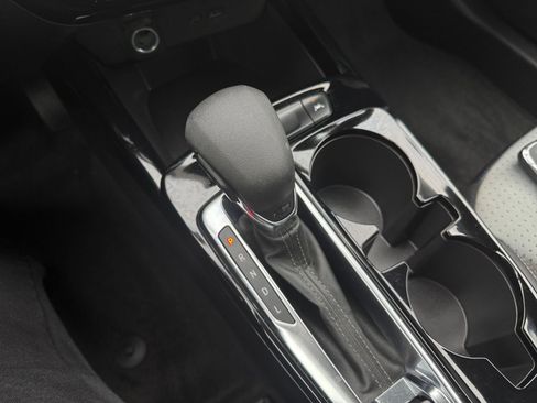 Used 2025 Chevrolet Trax LT image 41