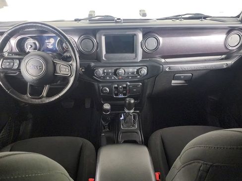 Used 2019 Jeep Wrangler Unlimited Sport image 35