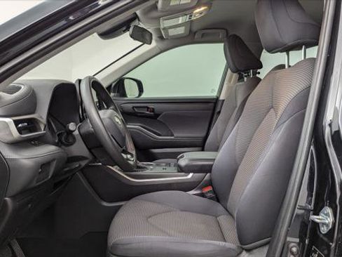 Used 2021 Toyota Highlander L image 14