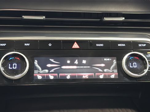 Used 2023 Genesis GV80 3.5T AWD/4WD image 18