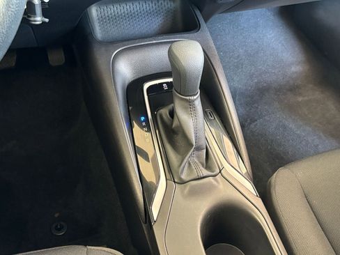 Used 2025 Toyota Corolla LE image 39