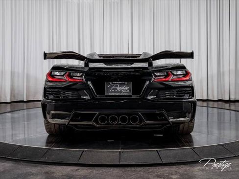 Used 2025 Chevrolet Corvette Z06 w/ Z07 Performance Package RWD image 16