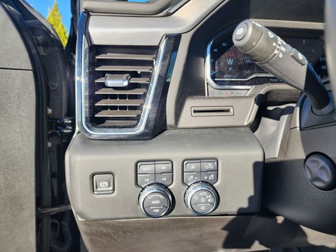 Used 2025 GMC Sierra 1500 Denali image 26