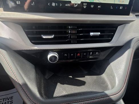 Used 2025 Ford Explorer Active AWD/4WD image 24