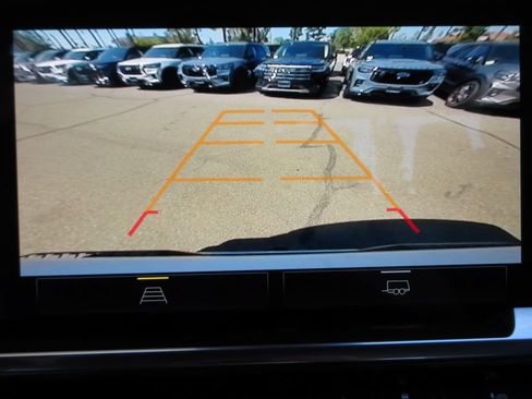 Used 2022 Chevrolet Silverado 1500 LT RWD image 19