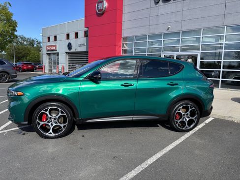 Used 2024 Alfa Romeo Tonale Veloce w/ Active Assist Package AWD/4WD image 5