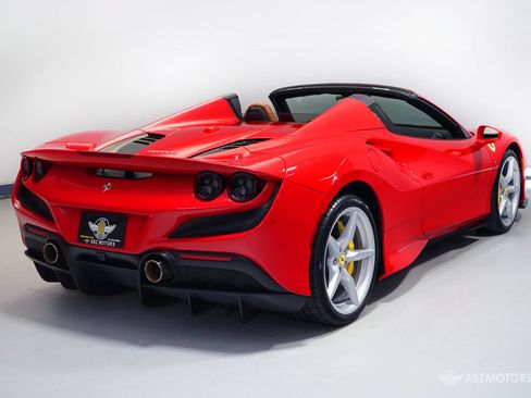 Used 2021 Ferrari F8 Tributo RWD image 5
