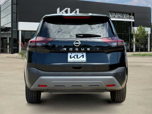 Used 2023 Nissan Rogue S FWD image 6