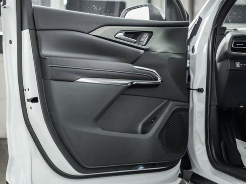 New 2026 Chevrolet Traverse LT w/ Sun and Wheel Package image 40