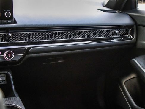 Used 2025 Honda Civic Sport image 17