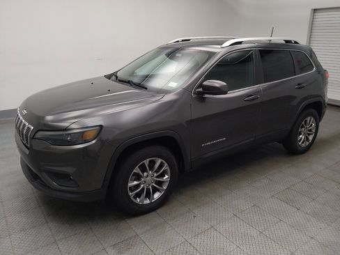 Used 2020 Jeep Cherokee Latitude Plus w/ Comfort/Convenience Group AWD/4WD image 2