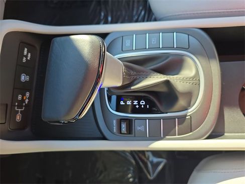 Certified 2025 Hyundai Kona SEL image 19