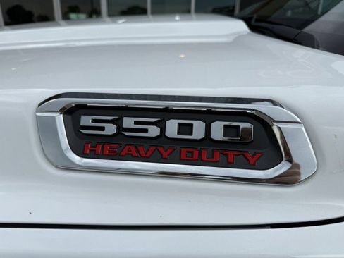 Used 2020 RAM 5500 Tradesman w/ Chrome Appearance Group AWD/4WD image 19