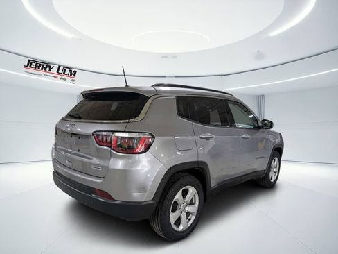 Used 2020 Jeep Compass Latitude FWD image 3